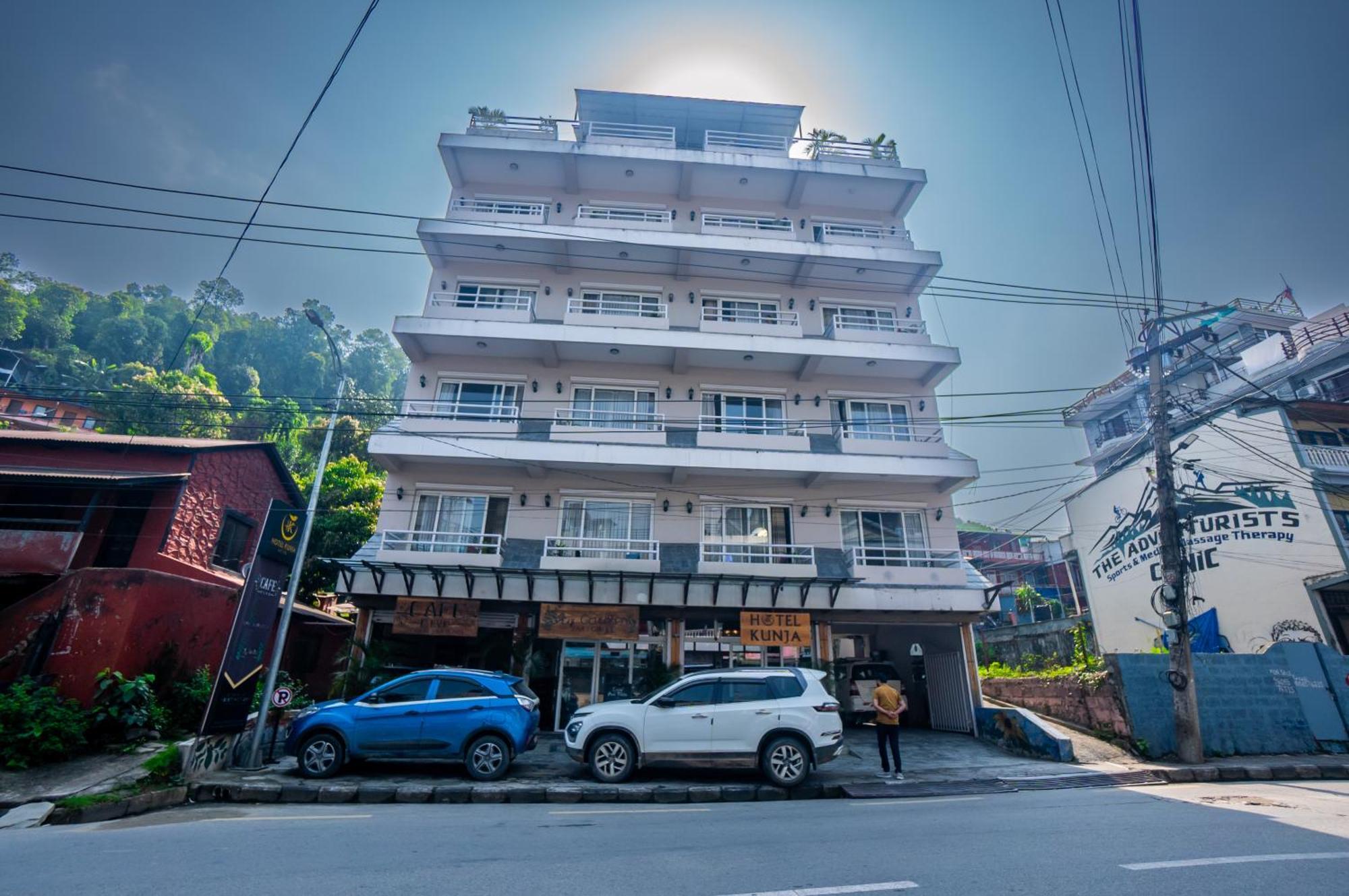 Hotel Kunja Похара Екстериор снимка
